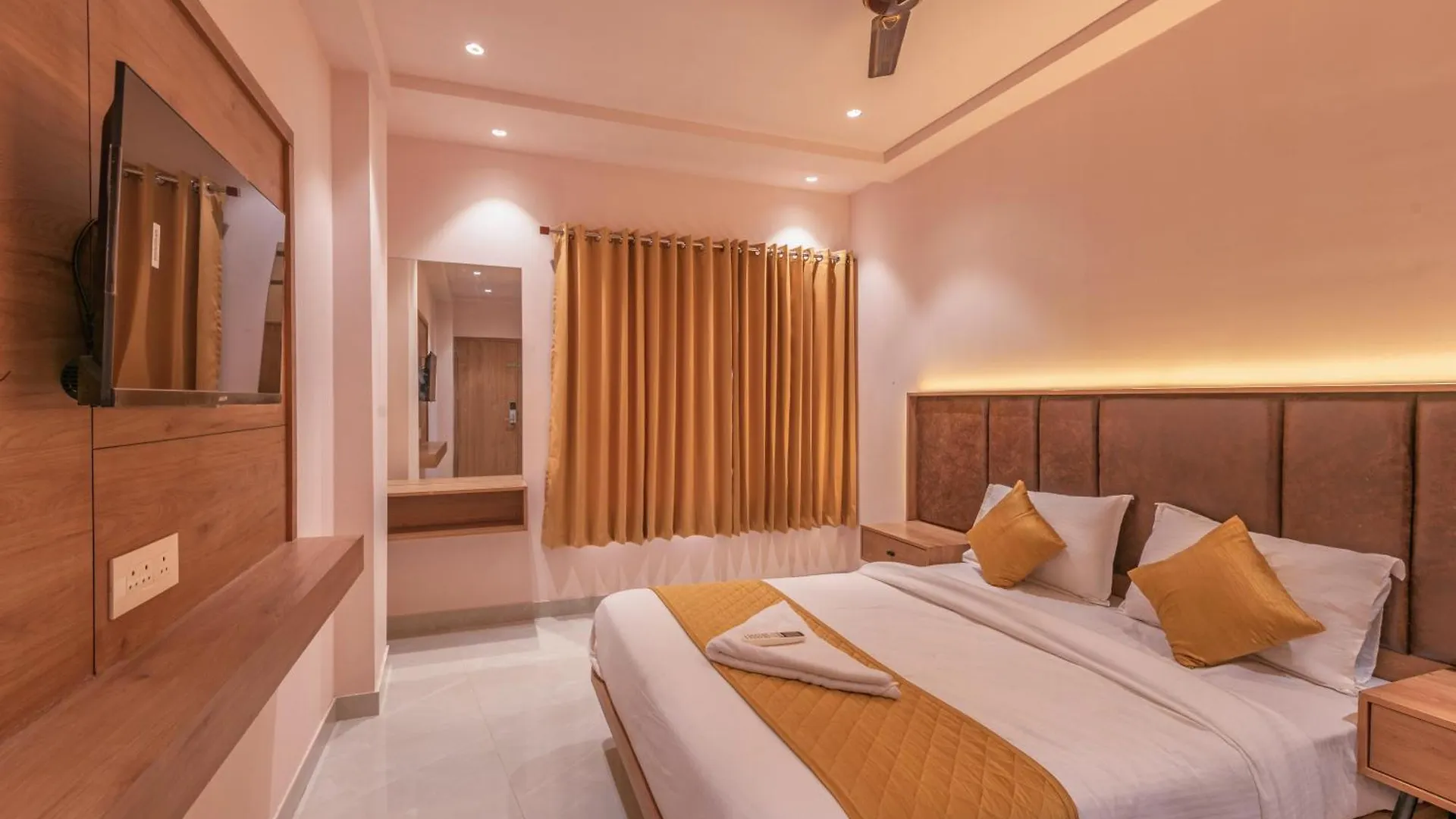 Hotel Beverly Palace Kozhikode - Hotel And Restaurant