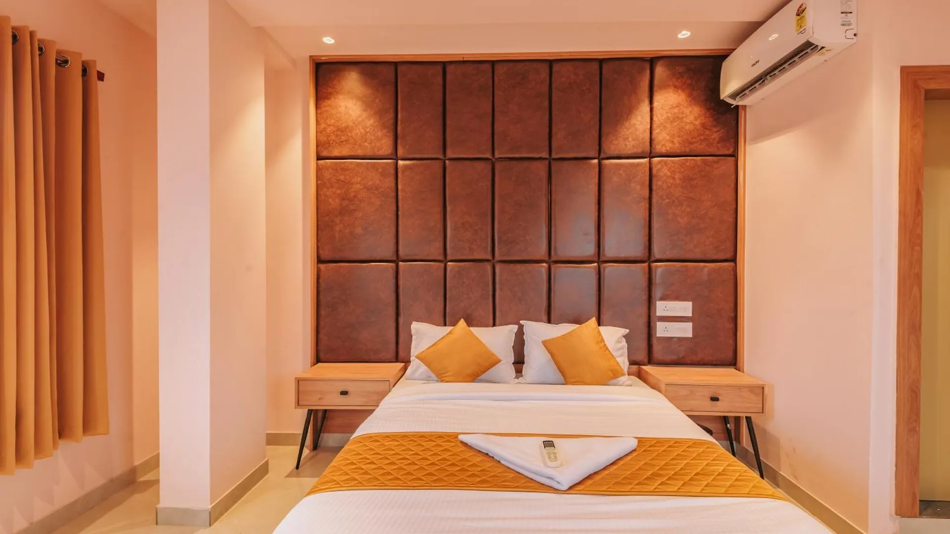Hotel Beverly Palace Kozhikode - Hotel And Restaurant 0*,