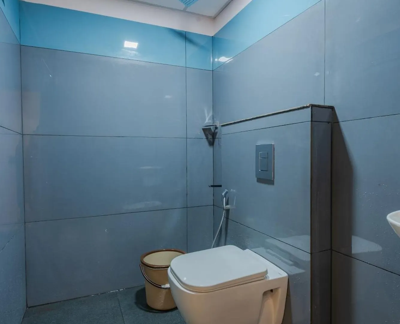 Hotel Beverly Palace Kozhikode - Hotel And Restaurant