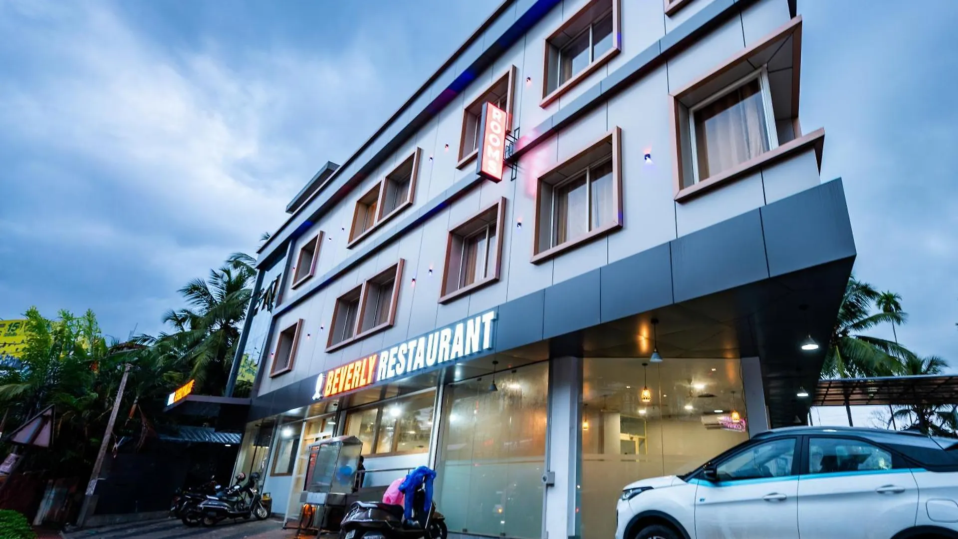 Hotel Beverly Palace Kozhikode - Hotel And Restaurant